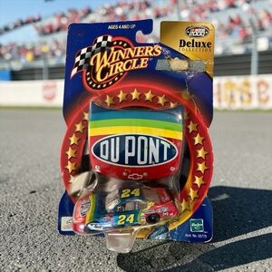 Jeff Gordon #24 Dupont Winner’s Circle 2000 NASCAR Deluxe Diecast NIP